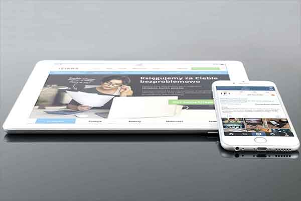 Smart Integration Plug-Ins for a Document Management Tool Case Study